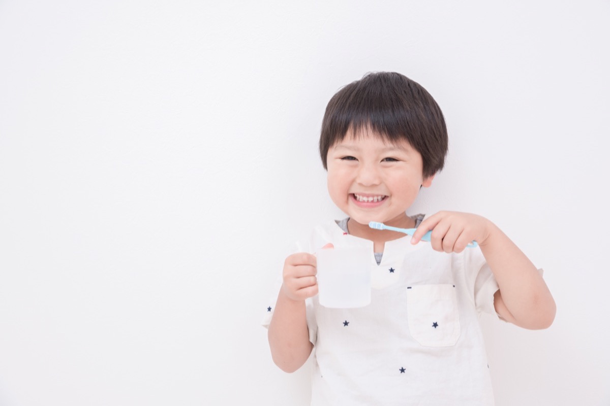 歯みがきをする子どもの様子